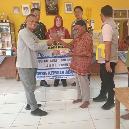 Penyaluran BLT DD Desa Kemalo Abung