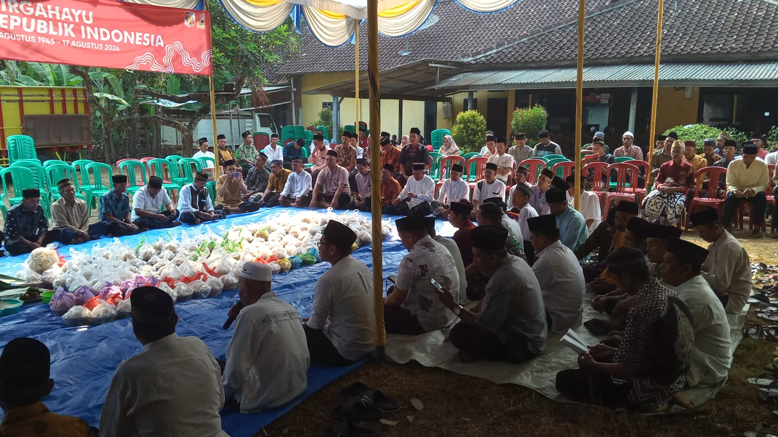 Dzikir dan Do'a Bersama : Rangkaian Bersih Desa Kemalo Abung Ke-88