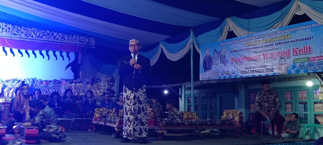 Lestarikan Budaya Tradisi Bersih Desa, Desa Kemalo Abung adakan Pagelaran Wayang Kulit 